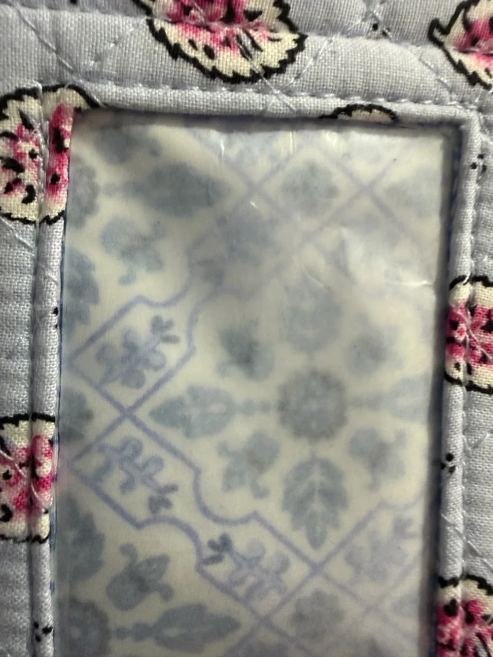 Vera Bradley”Magnifique Leaf” Quilted Zip ID Case - (Retired Pattern) NWT